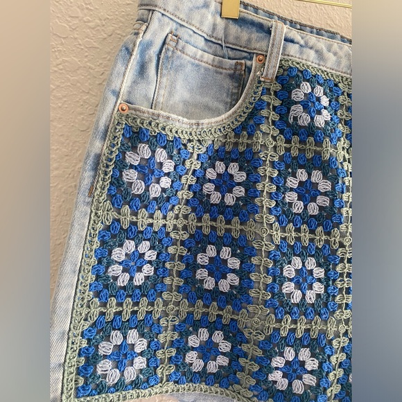 High Rise Crochet Festival Denim Shorts Size 18 - Picture 3 of 10